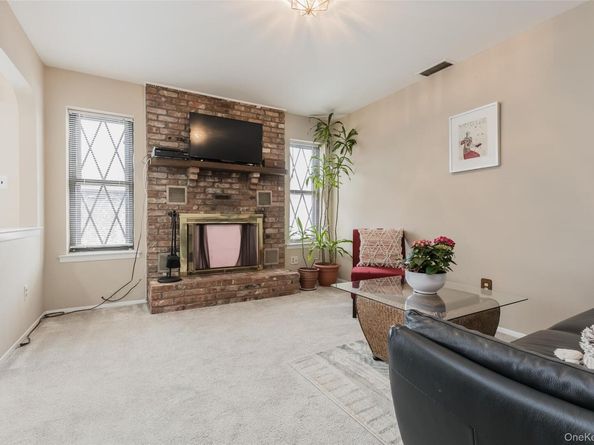 6 Woodcreek Court 0, Deer Park NY 11729