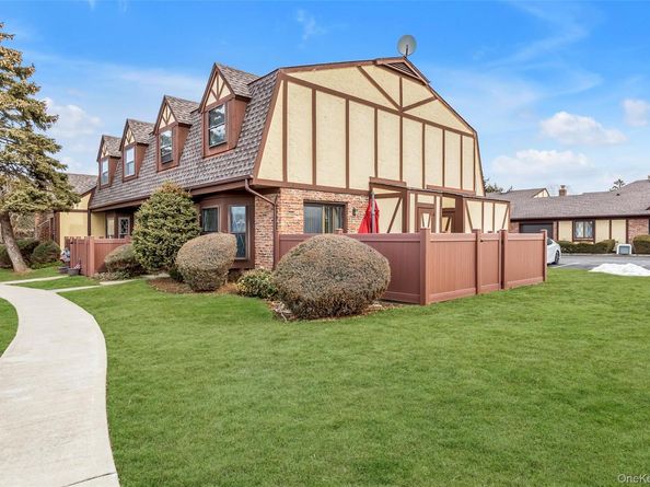 6 Woodcreek Court 0, Deer Park NY 11729