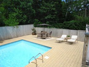 33 Woods Lane, Southampton NY 11968