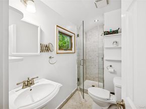 33 Woods Lane, Southampton NY 11968