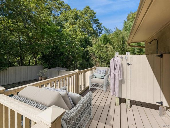 33 Woods Lane, Southampton NY 11968