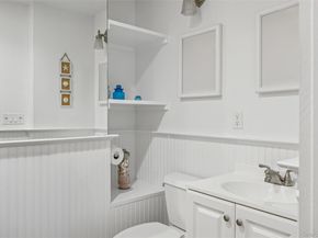 33 Woods Lane, Southampton NY 11968