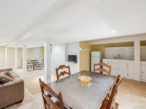 33 Woods Lane, Southampton NY 11968