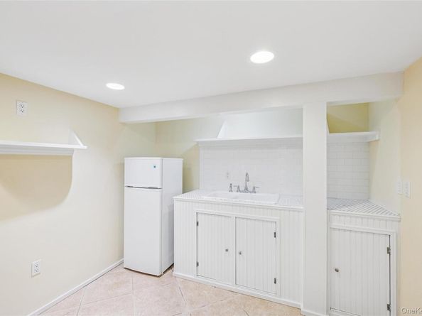33 Woods Lane, Southampton NY 11968