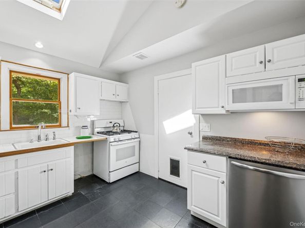 33 Woods Lane, Southampton NY 11968