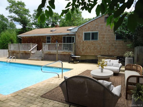33 Woods Lane, Southampton NY 11968
