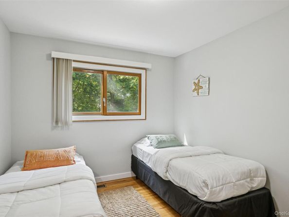 33 Woods Lane, Southampton NY 11968