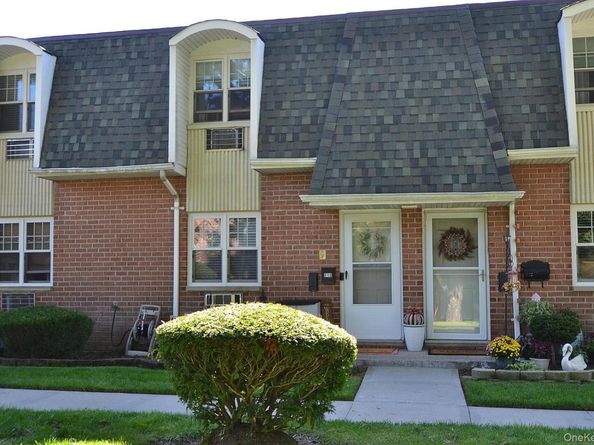 18 Glen Hollow Drive F13, Holtsville NY 11742