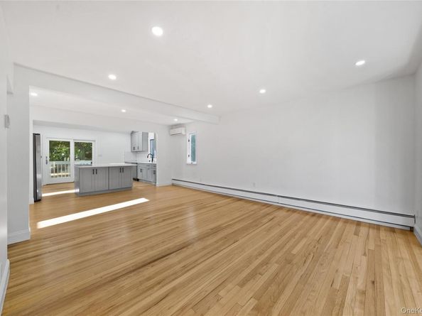 53 E 13th Street, Huntington Station NY 11746