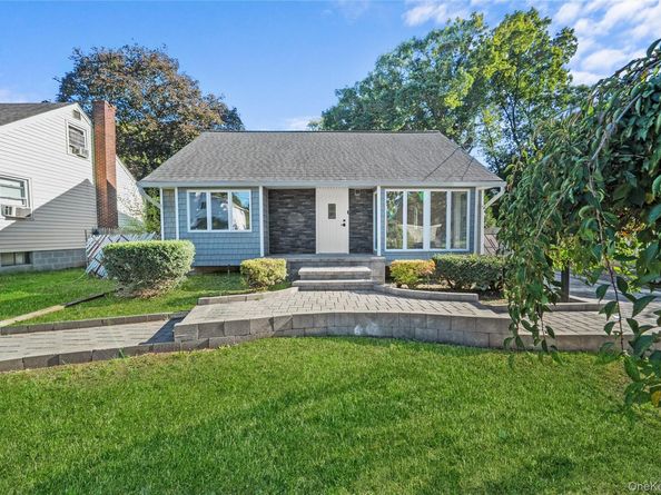 53 E 13th Street, Huntington Station NY 11746