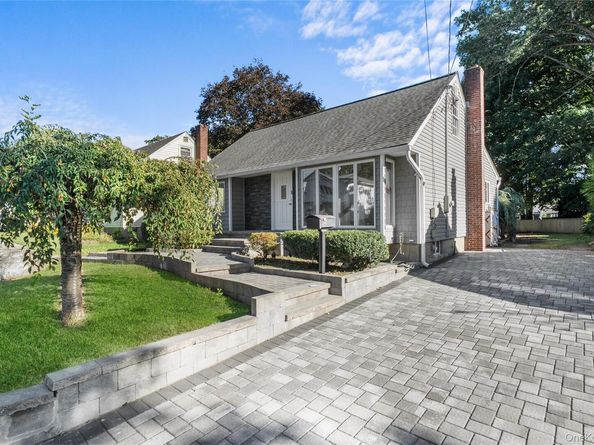 53 E 13th Street, Huntington Station NY 11746