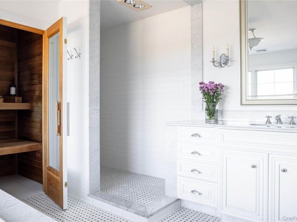 105 Waterview Drive, Southold NY 11971