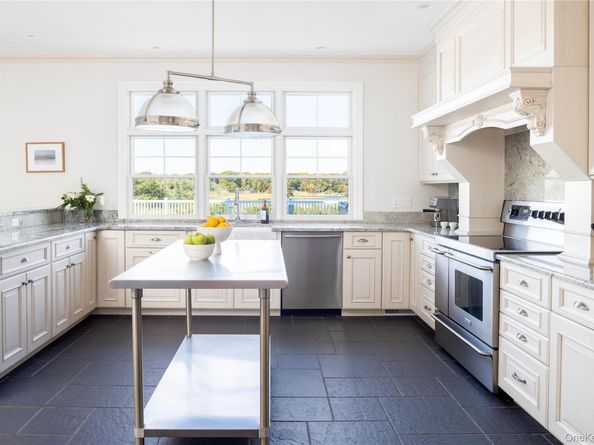 105 Waterview Drive, Southold NY 11971