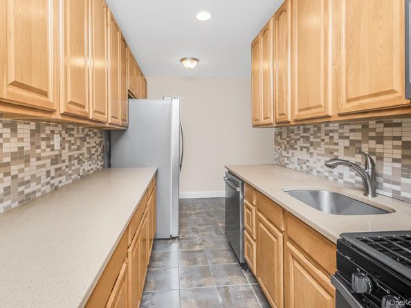 3840 Greystone 1K, Bronx NY 10463