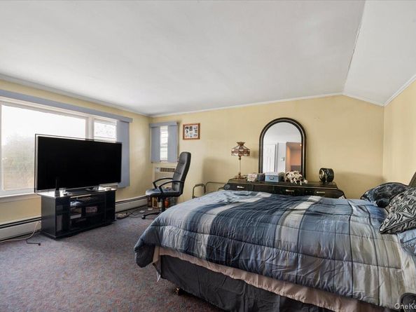 26 Bradford Lane, Bethpage NY 11714