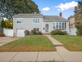 26 Bradford Lane, Bethpage NY 11714