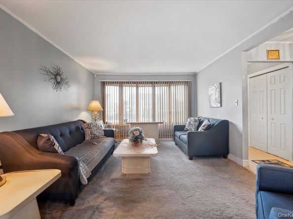 26 Bradford Lane, Bethpage NY 11714