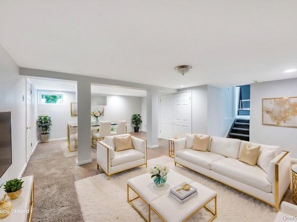 61 Riviera Drive S, Massapequa NY 11758