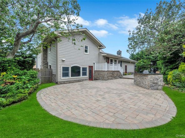 61 Riviera Drive S, Massapequa NY 11758