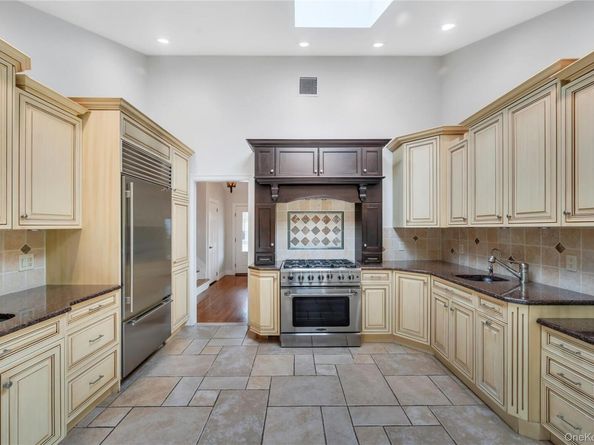 61 Riviera Drive S, Massapequa NY 11758