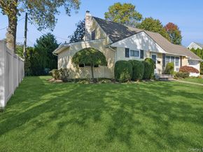 43 Briarcliff Road, Westbury NY 11590