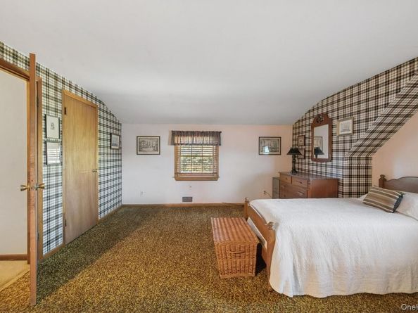 43 Briarcliff Road, Westbury NY 11590