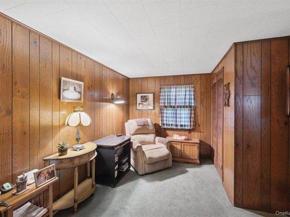 43 Briarcliff Road, Westbury NY 11590