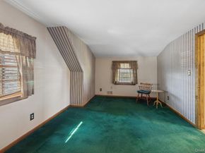 43 Briarcliff Road, Westbury NY 11590