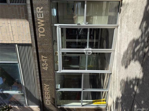 4317 Union Street 8B, Flushing NY 11355