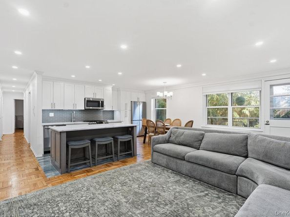 125 Main Street 1T, Port Washington NY 11050