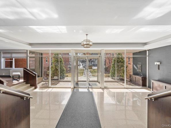 125 Main Street 1T, Port Washington NY 11050