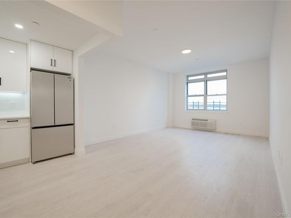 14-34 110th Street 5C, College Point NY 11356