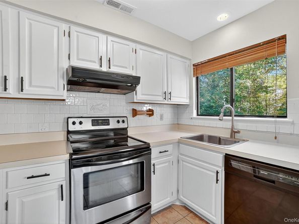 132 Stone Meadow, South Salem NY 10590