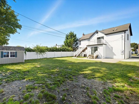 15 cottage  blvd, Hicksville NY 11801
