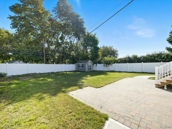 15 cottage  blvd, Hicksville NY 11801