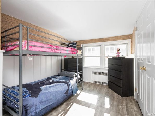 146 Caroline Avenue, Garden City South NY 11530