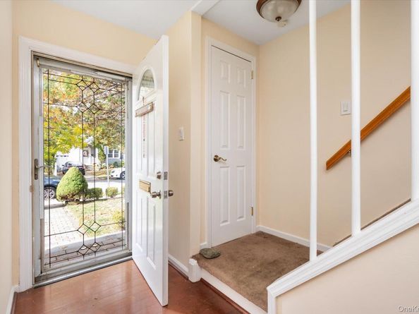 146 Caroline Avenue, Garden City South NY 11530