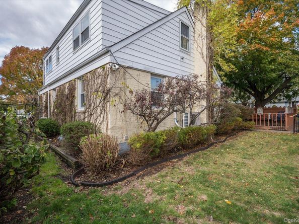 146 Caroline Avenue, Garden City South NY 11530