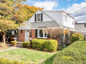 146 Caroline Avenue, Garden City South NY 11530