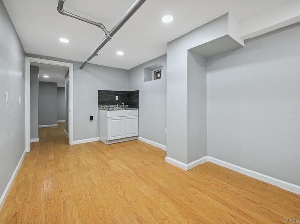 73 Broadway, Valley Stream NY 11580