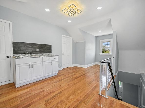 73 Broadway, Valley Stream NY 11580