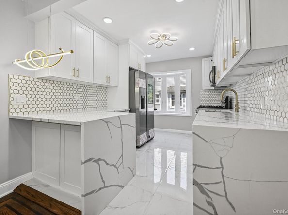 73 Broadway, Valley Stream NY 11580