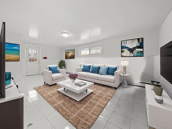 30 Angevine Avenue, Hempstead NY 11550