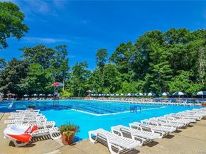 5 Sadore Ln 4L, Yonkers NY 10710