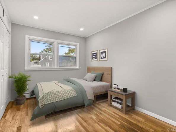 104 E Gates Avenue, Lindenhurst NY 11757