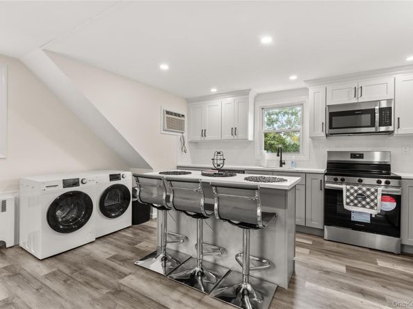 104 E Gates Avenue, Lindenhurst NY 11757