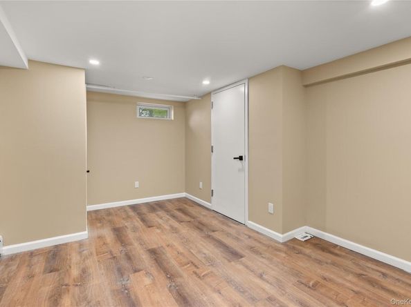 104 E Gates Avenue, Lindenhurst NY 11757