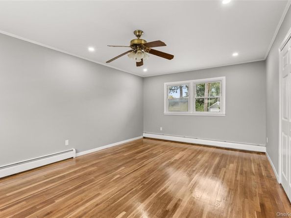 104 E Gates Avenue, Lindenhurst NY 11757