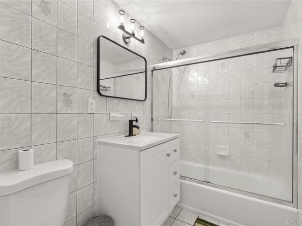 104 E Gates Avenue, Lindenhurst NY 11757