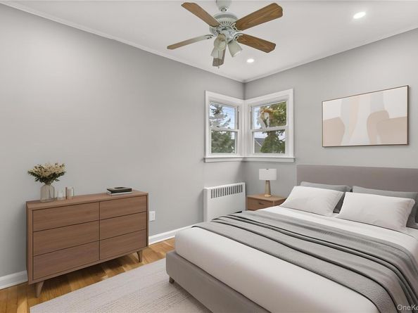 104 E Gates Avenue, Lindenhurst NY 11757